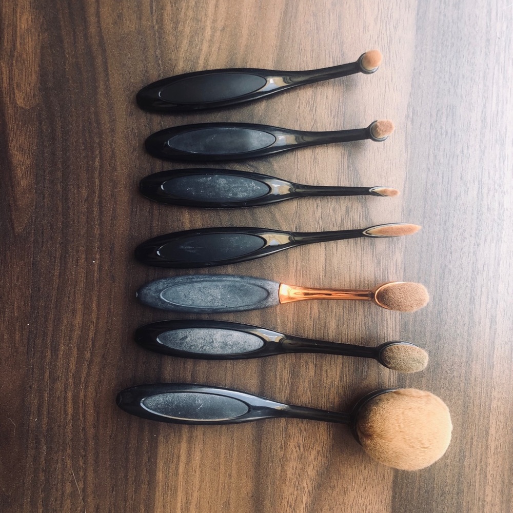 Makeup brushes
